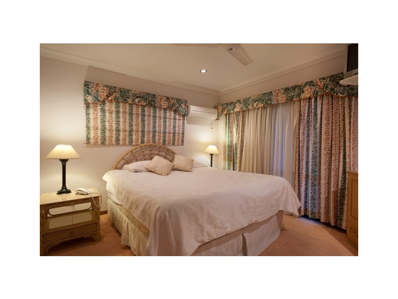 43  Summer Hill Drive, Mooroobool QLD 4870