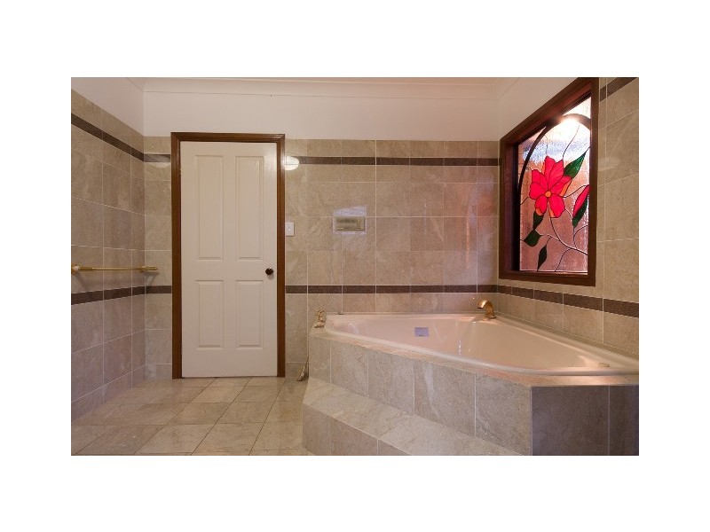 43  Summer Hill Drive, Mooroobool QLD 4870