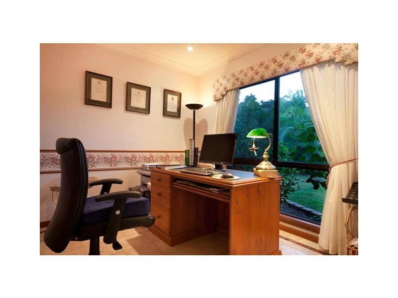 43  Summer Hill Drive, Mooroobool QLD 4870