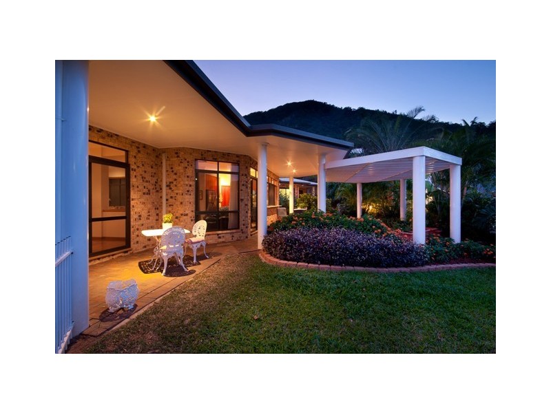 43  Summer Hill Drive, Mooroobool QLD 4870