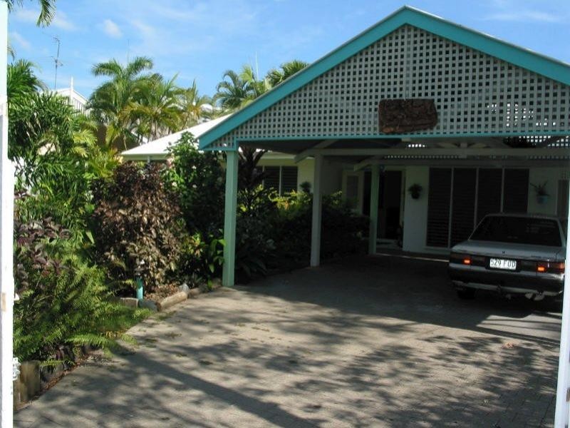 Palm Cove QLD 4879