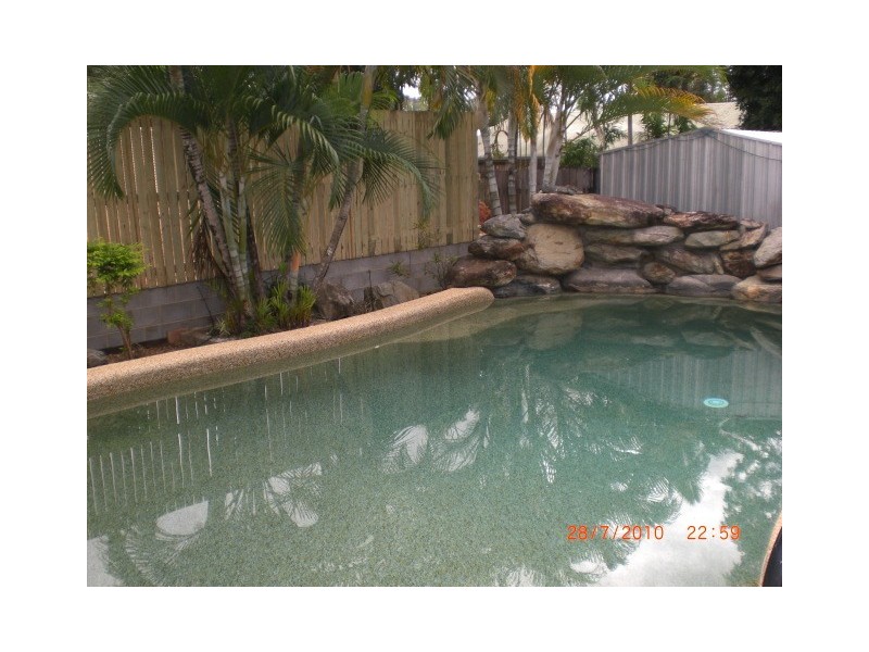 Bentley Park QLD 4869