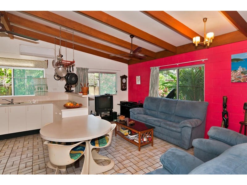 22  Endeavour Road, Clifton Beach QLD 4879