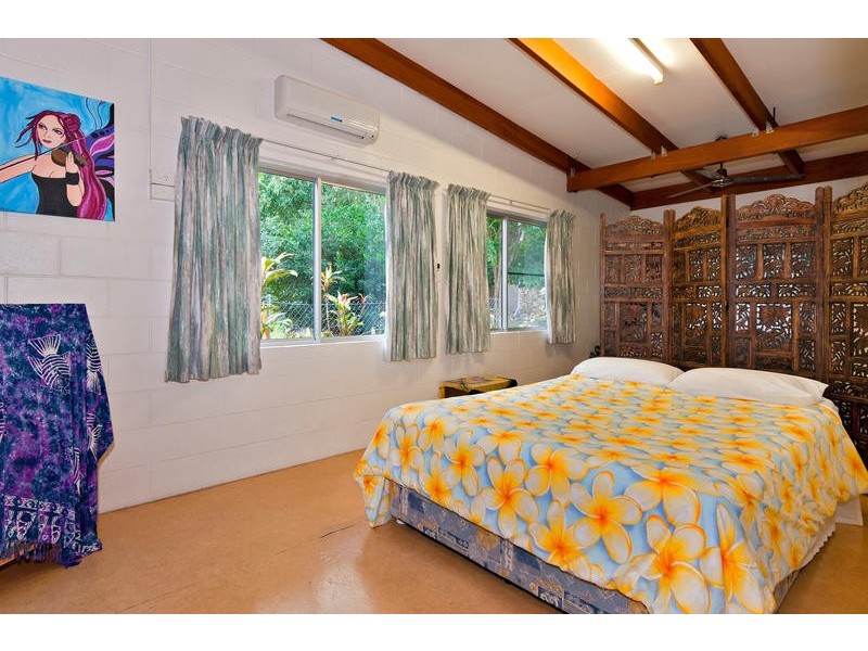 22  Endeavour Road, Clifton Beach QLD 4879