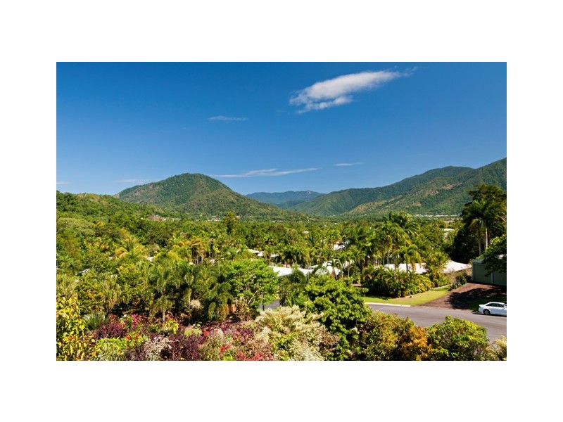 6 Fallon Close, Brinsmead QLD 4870