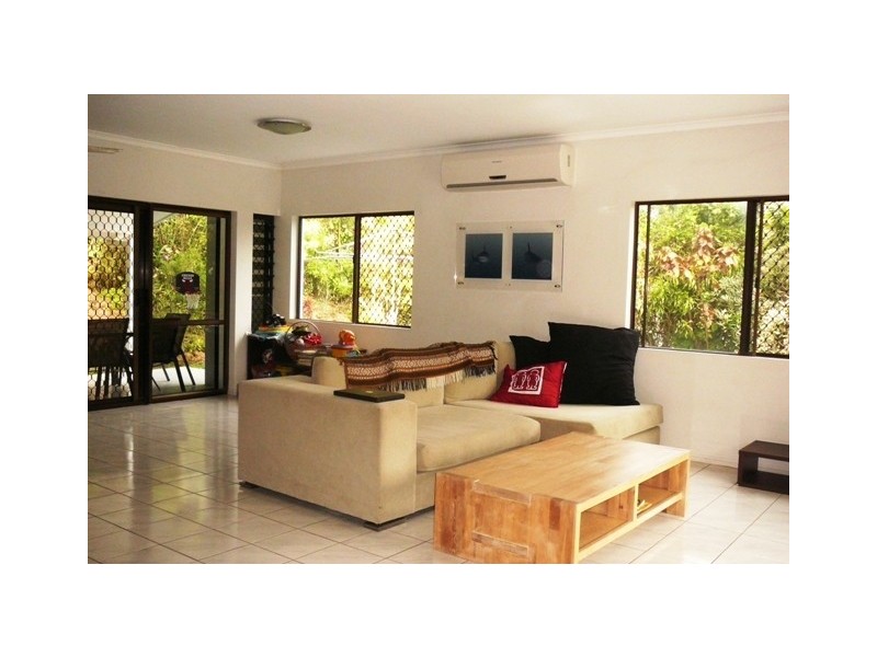 6 Fallon Close, Brinsmead QLD 4870