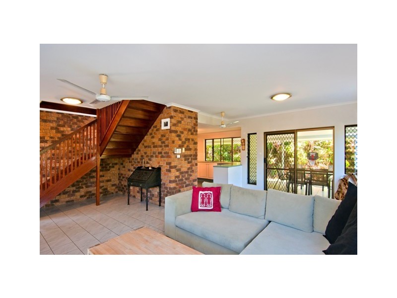 6 Fallon Close, Brinsmead QLD 4870