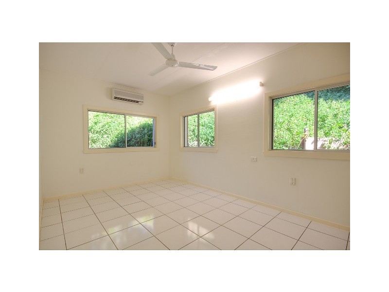 6 Kurrajong Street, Earlville QLD 4870