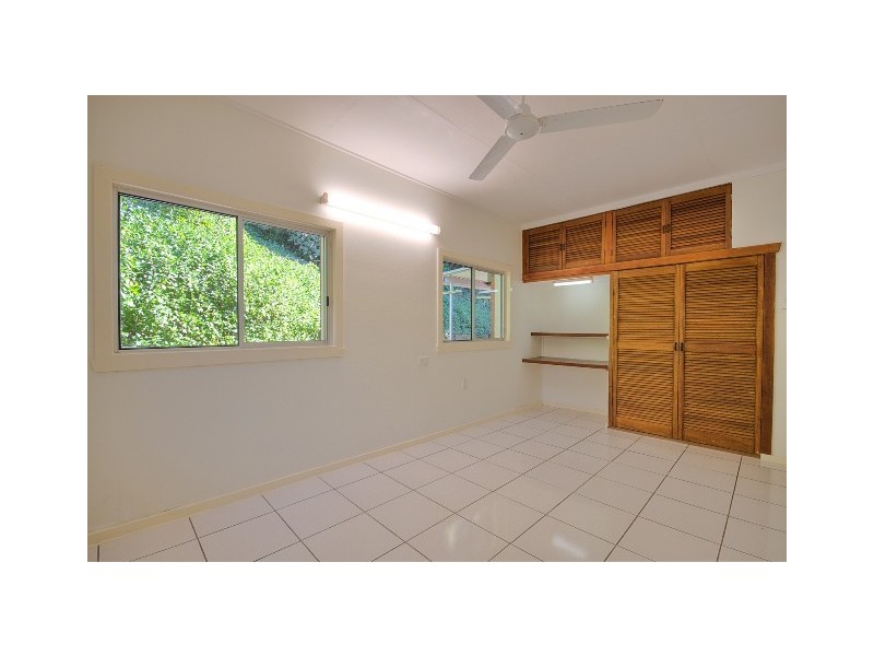 6 Kurrajong Street, Earlville QLD 4870