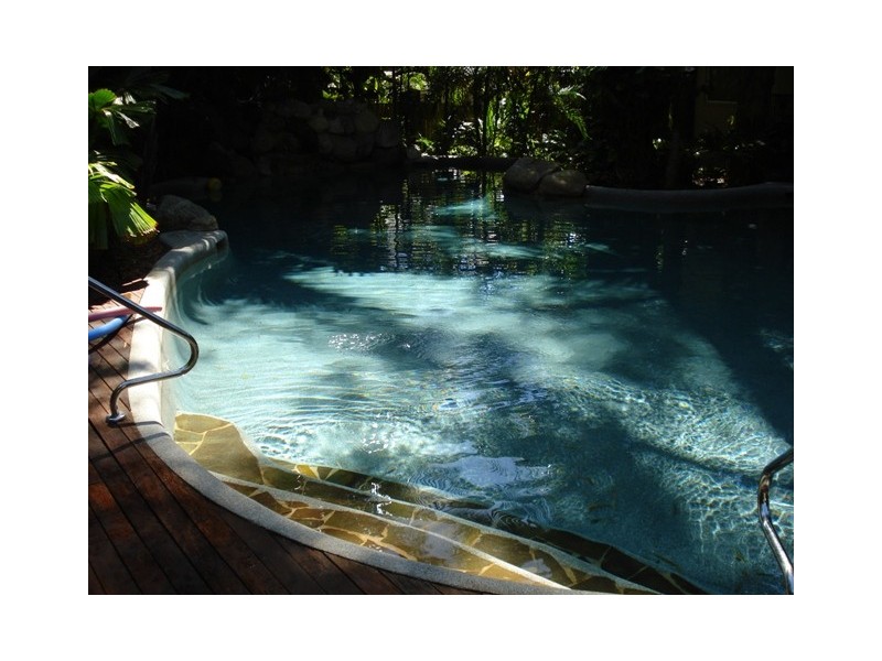 110/6 Triton Place, Palm Cove QLD 4879