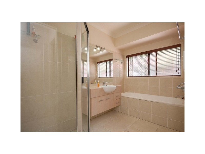 5 Quail Close, Woree QLD 4868