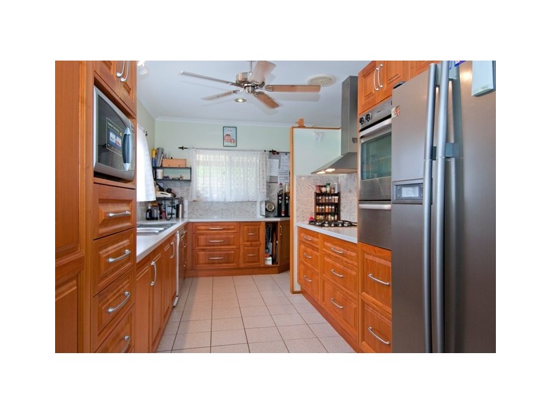 7 Olfersia Court, Mooroobool QLD 4870