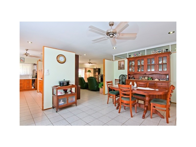 7 Olfersia Court, Mooroobool QLD 4870