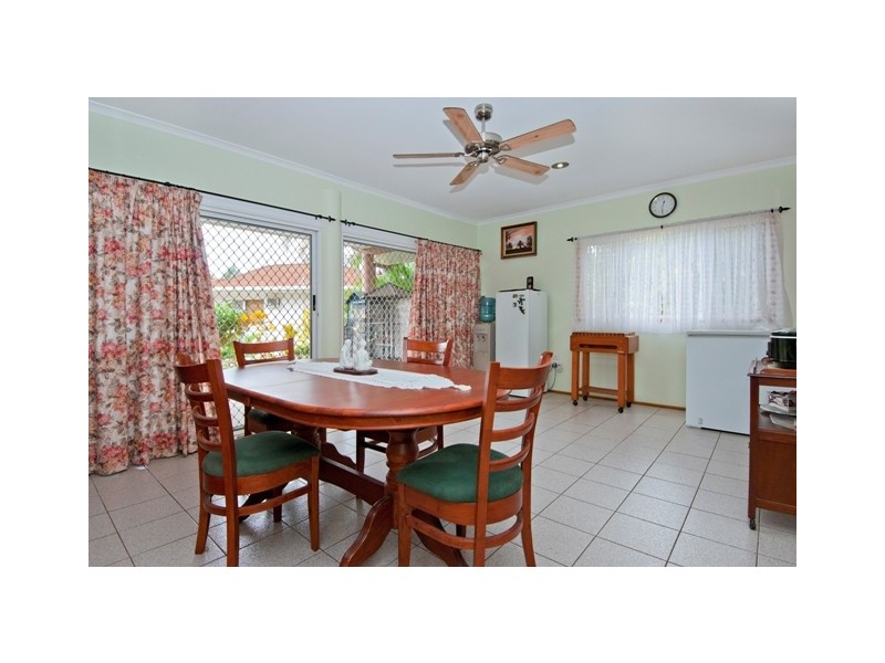 7 Olfersia Court, Mooroobool QLD 4870