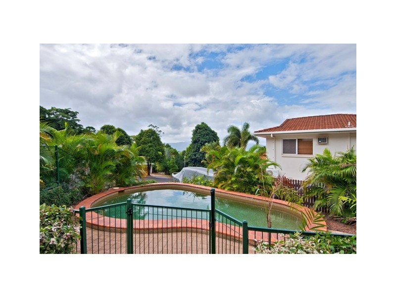 7 Olfersia Court, Mooroobool QLD 4870