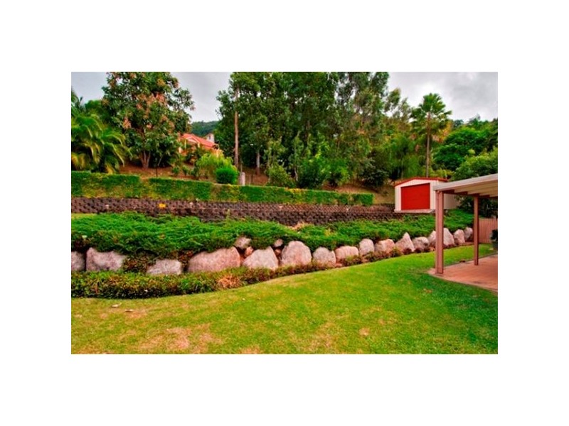 7 Olfersia Court, Mooroobool QLD 4870