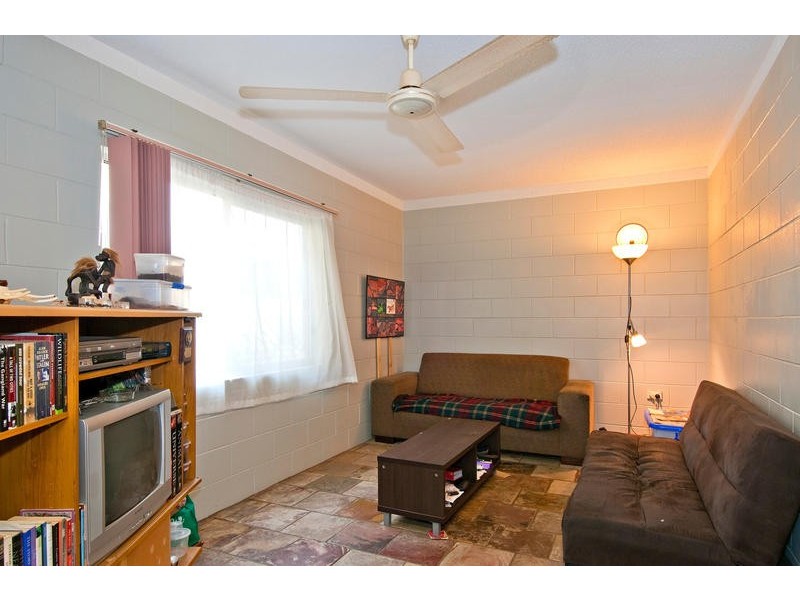 2/122 Aumuller Street, Bungalow QLD 4870