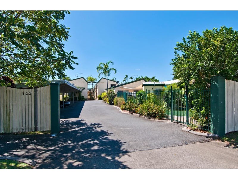 2/122 Aumuller Street, Bungalow QLD 4870