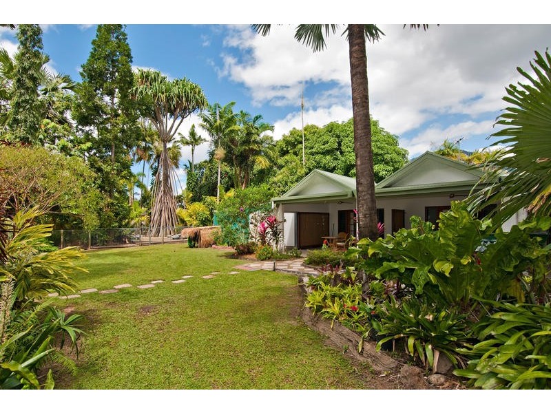 20  Mangano Close, Brinsmead QLD 4870