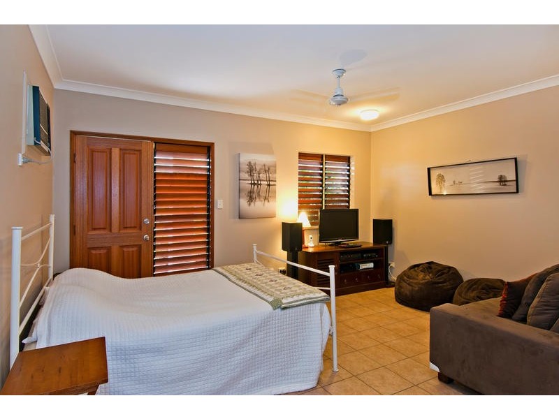 1  Primo Street, Freshwater QLD 4870