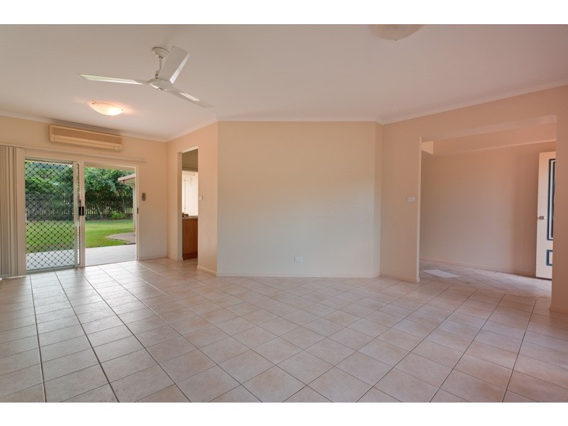 15 Obersky Close, Brinsmead QLD 4870