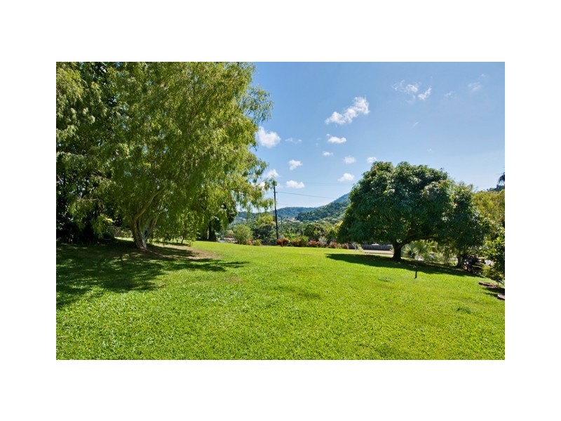 19-21 Brinsmead Terrace, Brinsmead QLD 4870