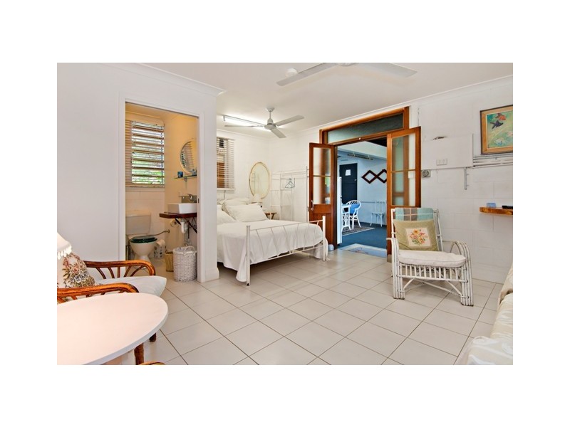 19-21 Brinsmead Terrace, Brinsmead QLD 4870