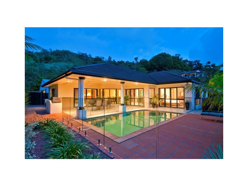 4 Mist Green Close, Brinsmead QLD 4870