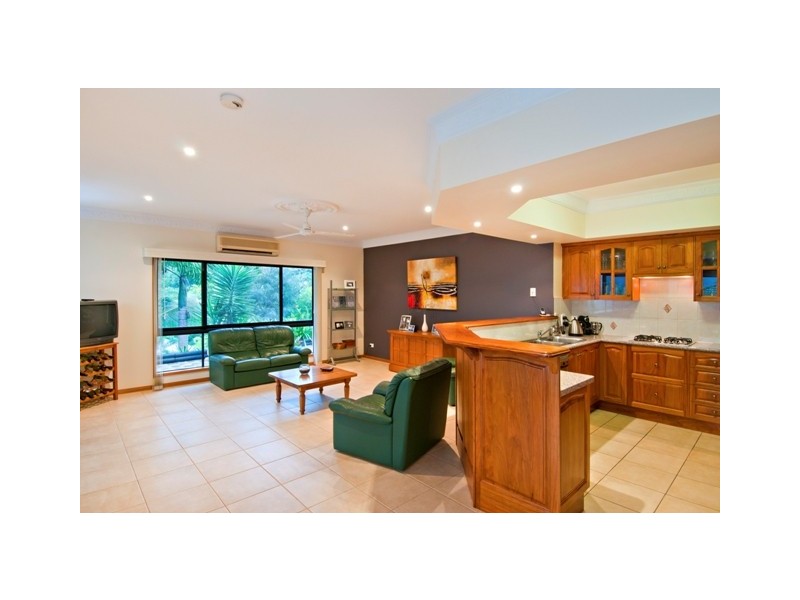 4 Mist Green Close, Brinsmead QLD 4870
