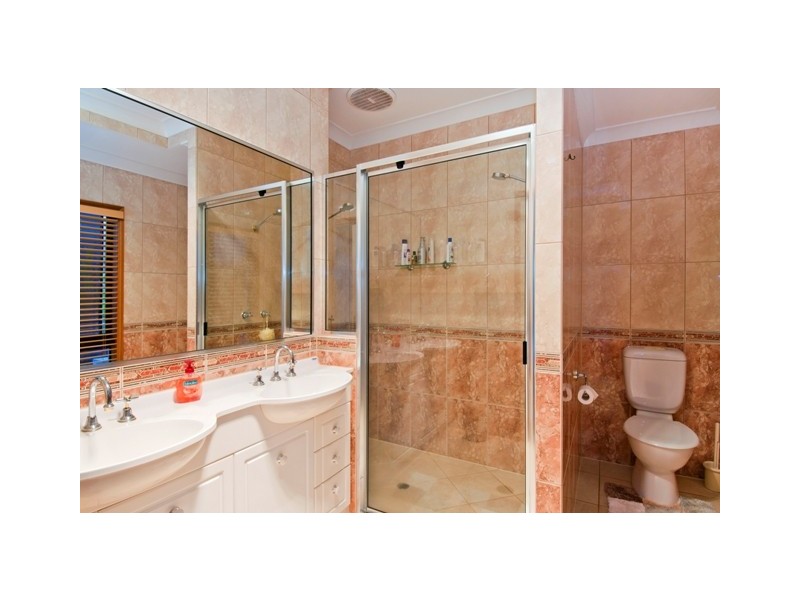 4 Mist Green Close, Brinsmead QLD 4870