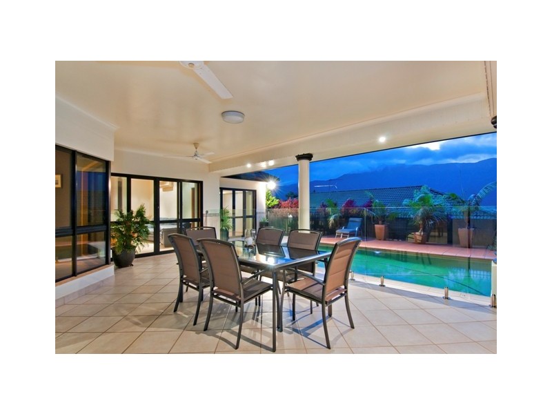 4 Mist Green Close, Brinsmead QLD 4870