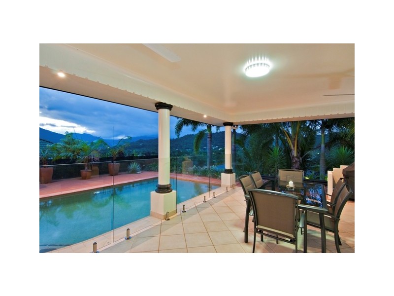 4 Mist Green Close, Brinsmead QLD 4870