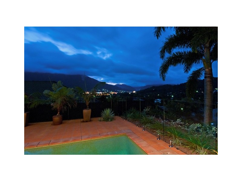 4 Mist Green Close, Brinsmead QLD 4870