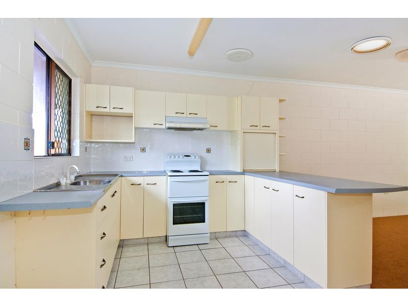 12/64 Pease St, Manoora QLD 4870