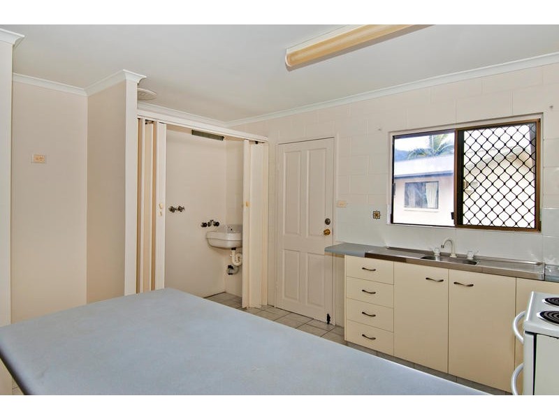 12/64 Pease St, Manoora QLD 4870