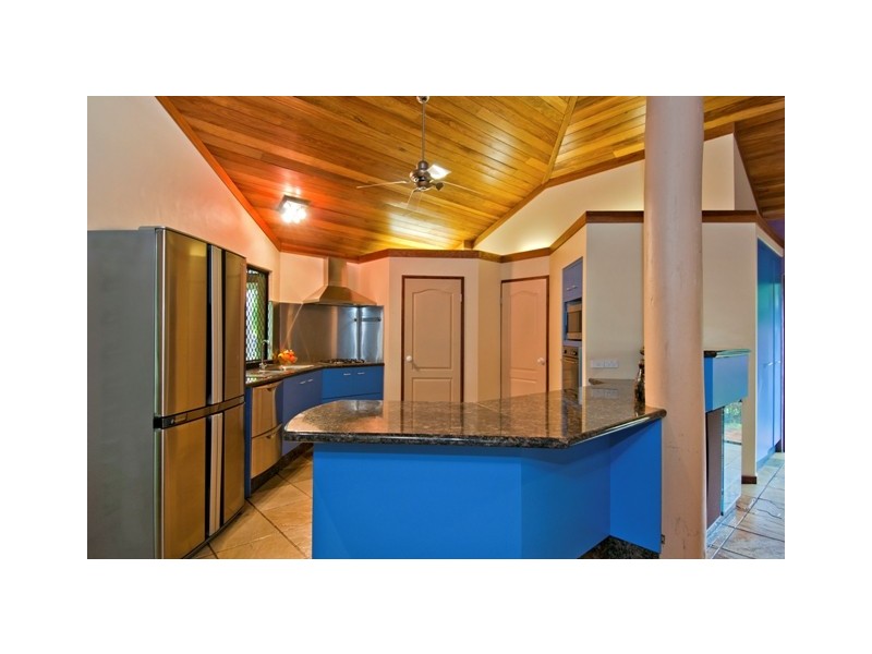 4  Creek Close, Bayview Heights QLD 4868