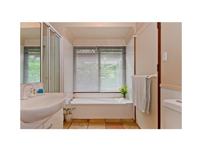 4  Creek Close, Bayview Heights QLD 4868