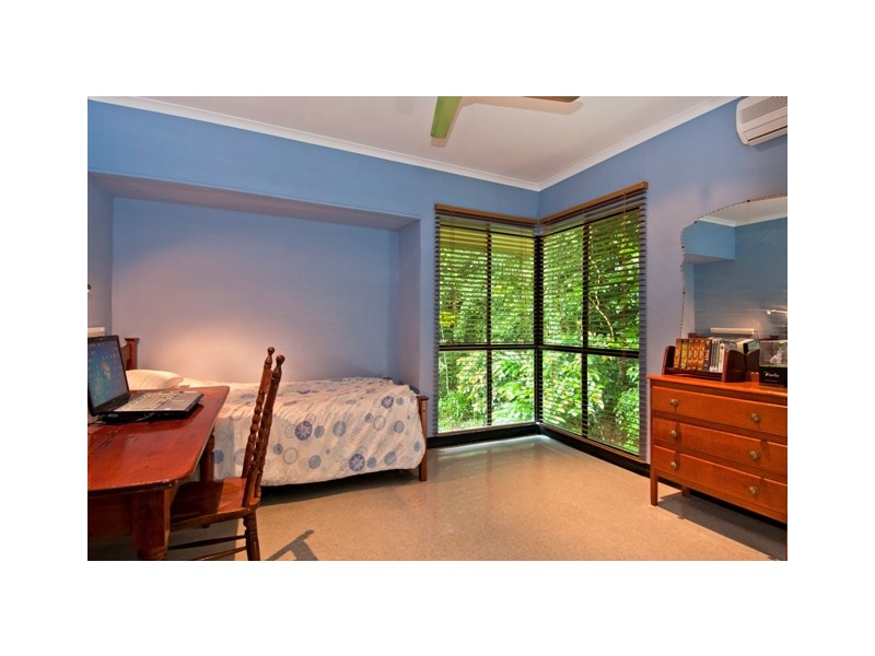 4  Creek Close, Bayview Heights QLD 4868