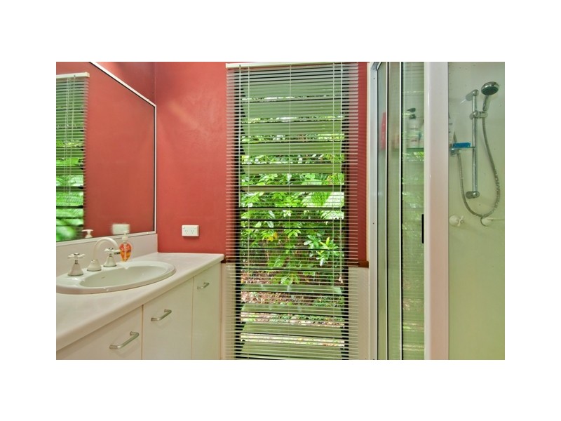 4  Creek Close, Bayview Heights QLD 4868