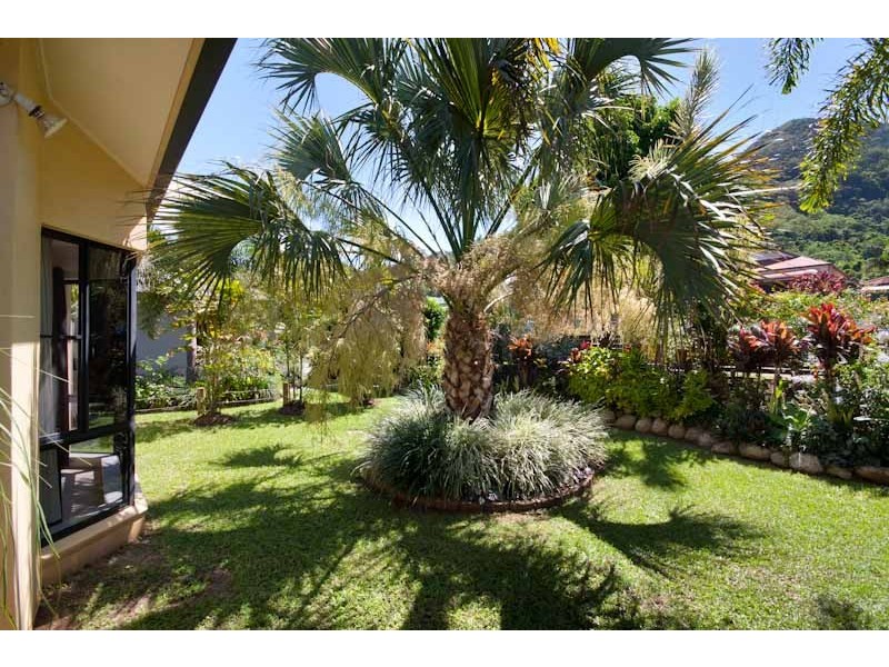 15 Oakblue Drive, Mount Sheridan QLD 4868