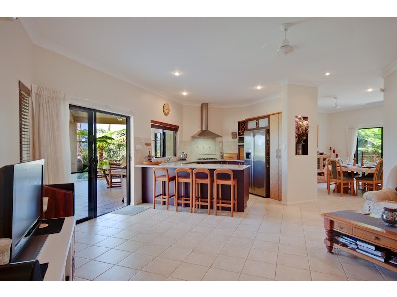 15 Oakblue Drive, Mount Sheridan QLD 4868