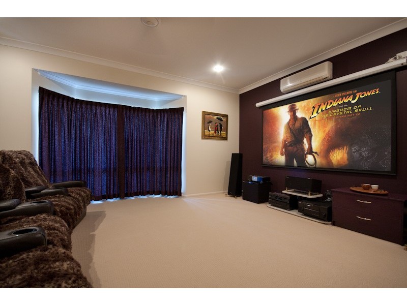 15 Oakblue Drive, Mount Sheridan QLD 4868