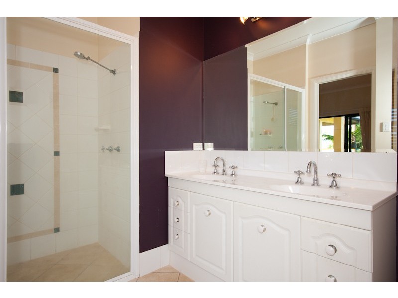 15 Oakblue Drive, Mount Sheridan QLD 4868