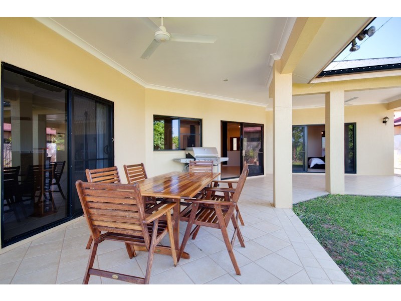 15 Oakblue Drive, Mount Sheridan QLD 4868