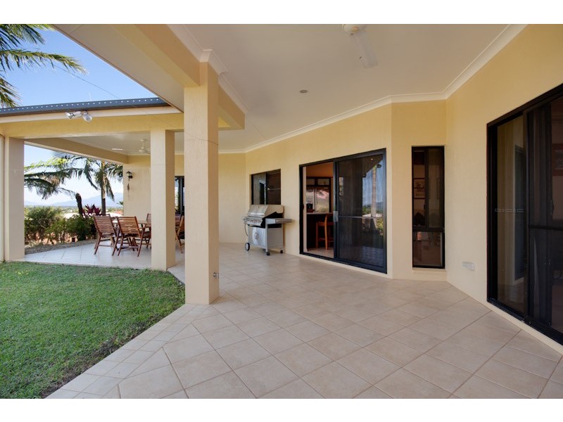 15 Oakblue Drive, Mount Sheridan QLD 4868