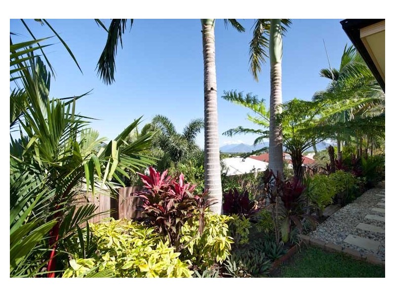 15 Oakblue Drive, Mount Sheridan QLD 4868