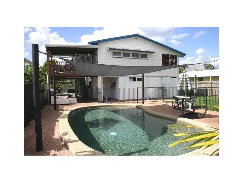 Manunda QLD 4870