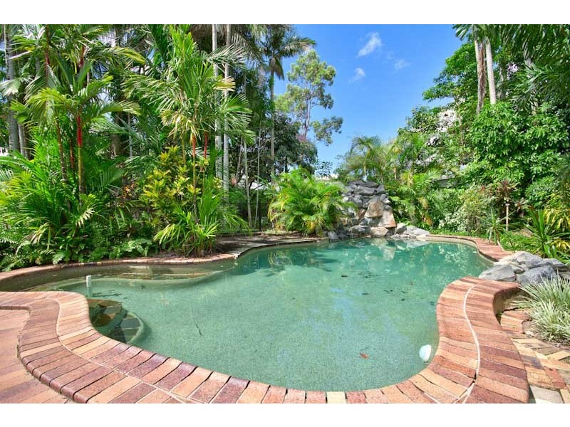 342 Pease Street, Edge Hill QLD 4870