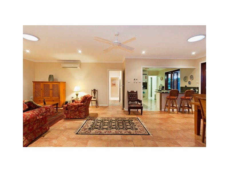 1  Ponticello Street, Whitfield QLD 4870