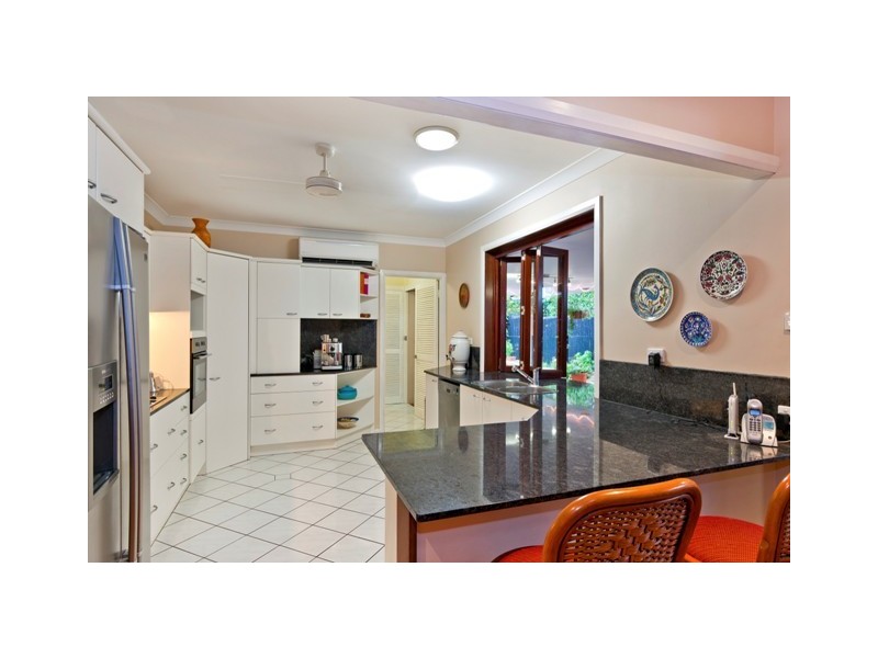 1  Ponticello Street, Whitfield QLD 4870